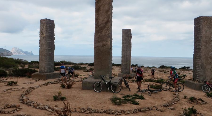 Cala Llentia, ruta en bicicleta